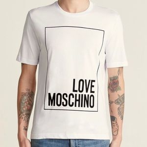Moschino love T-shirt size Small in Mens